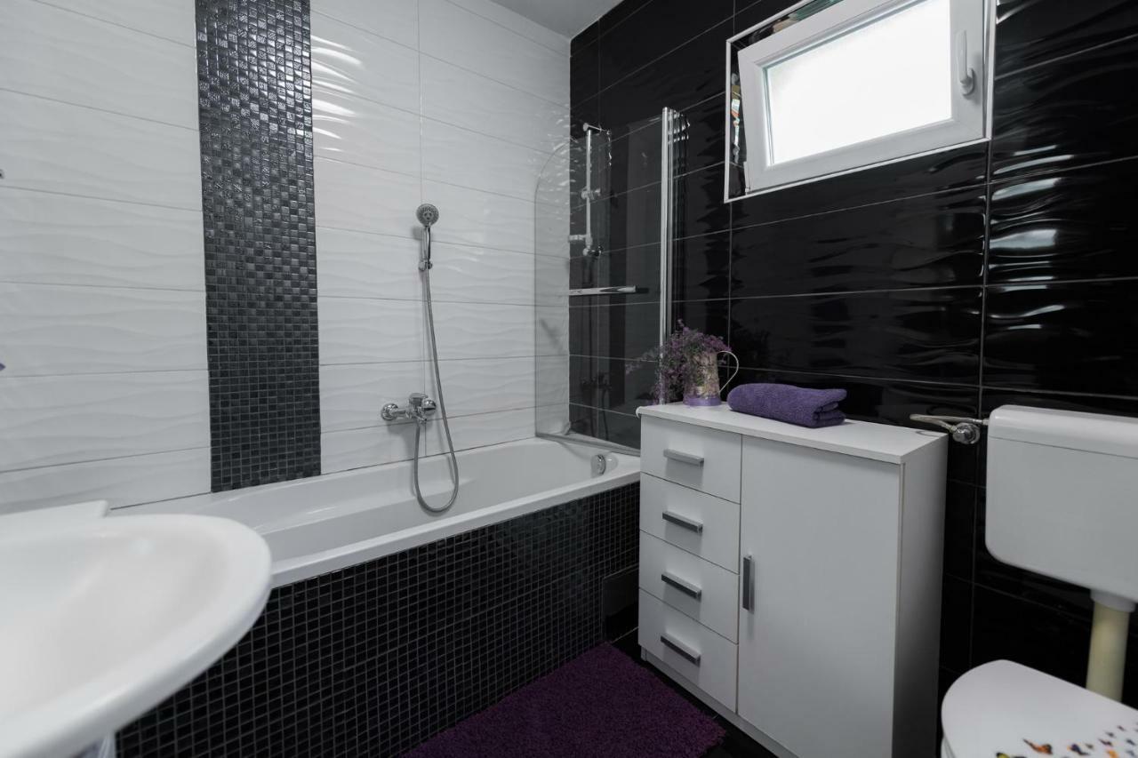 Apartments Mira Biograd Na Moru Exterior photo